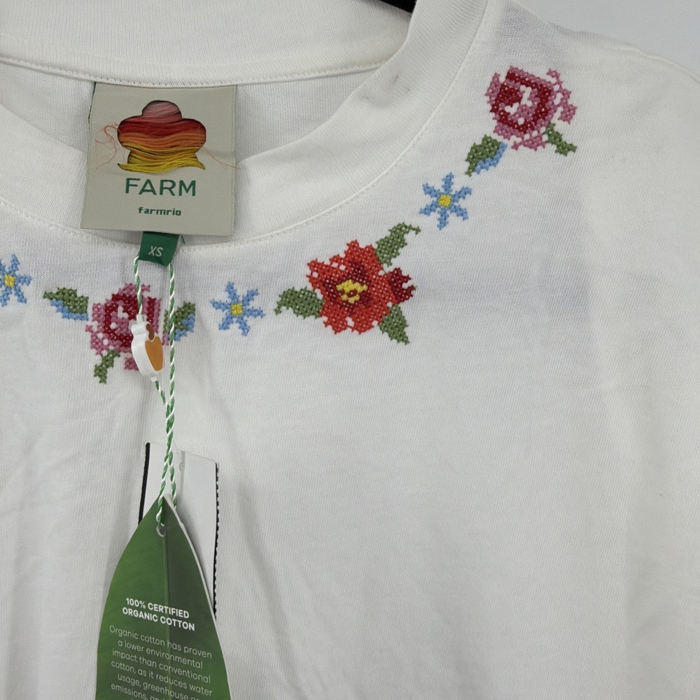 Farm Rio Cross Stitch Flowers Off-White Tshirt Top XS New - Picture 5 of 9